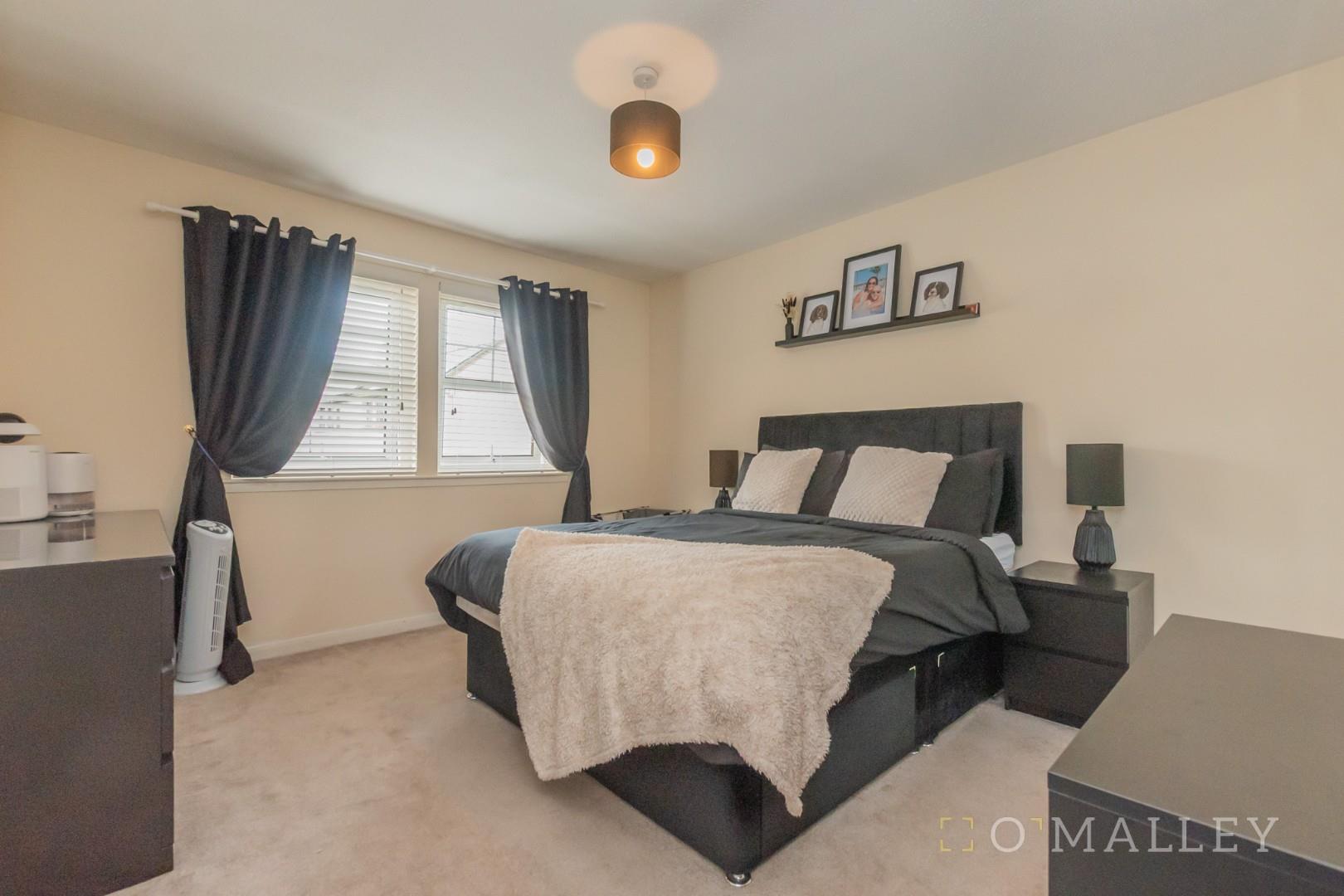 23. Bedroom 1 1.jpg